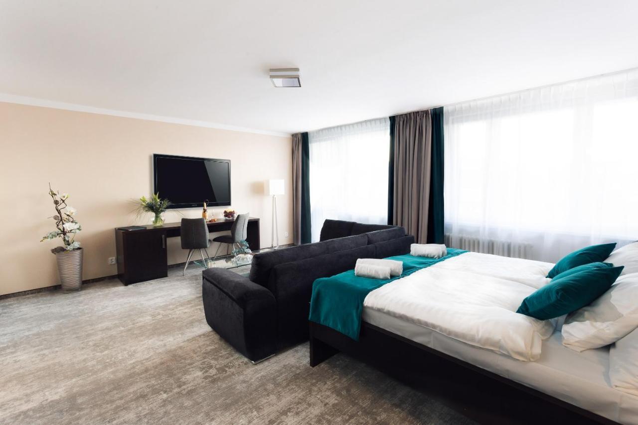 Hotel Crystal Kassa Kültér fotó